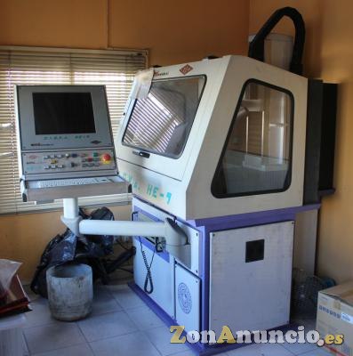 FRESADORA GRABADORA MOD. S.I.G.V.A. HE9 MAV